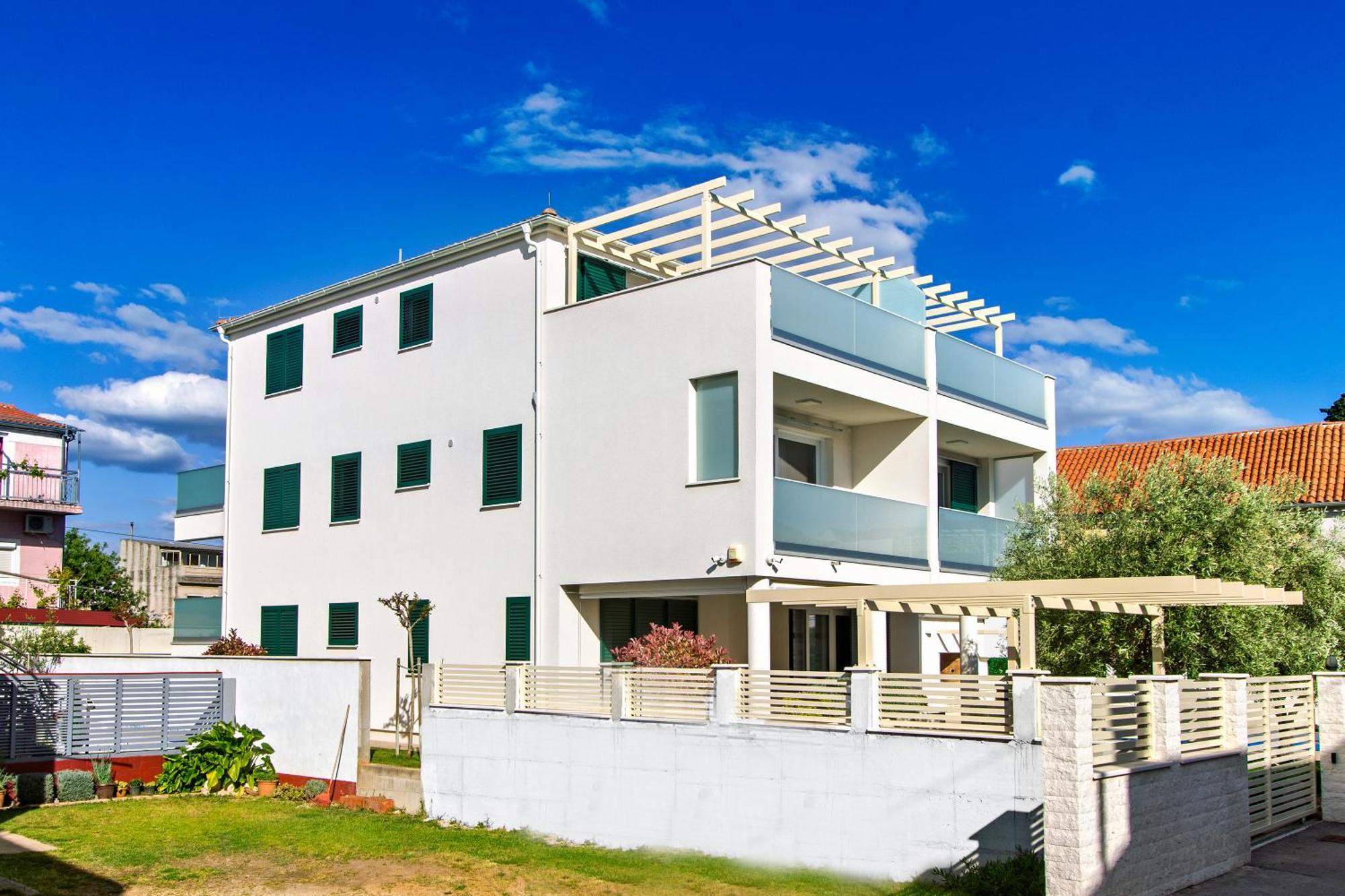 Three Olives Apartmán *